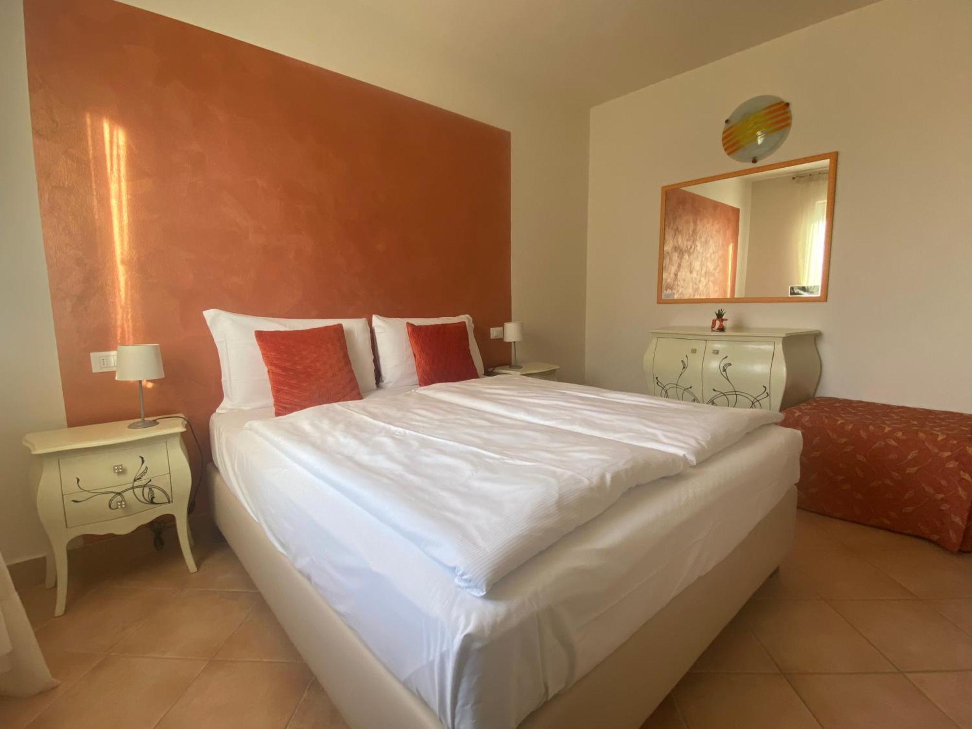 Betty'S House Bed and Breakfast Lazise Exteriör bild