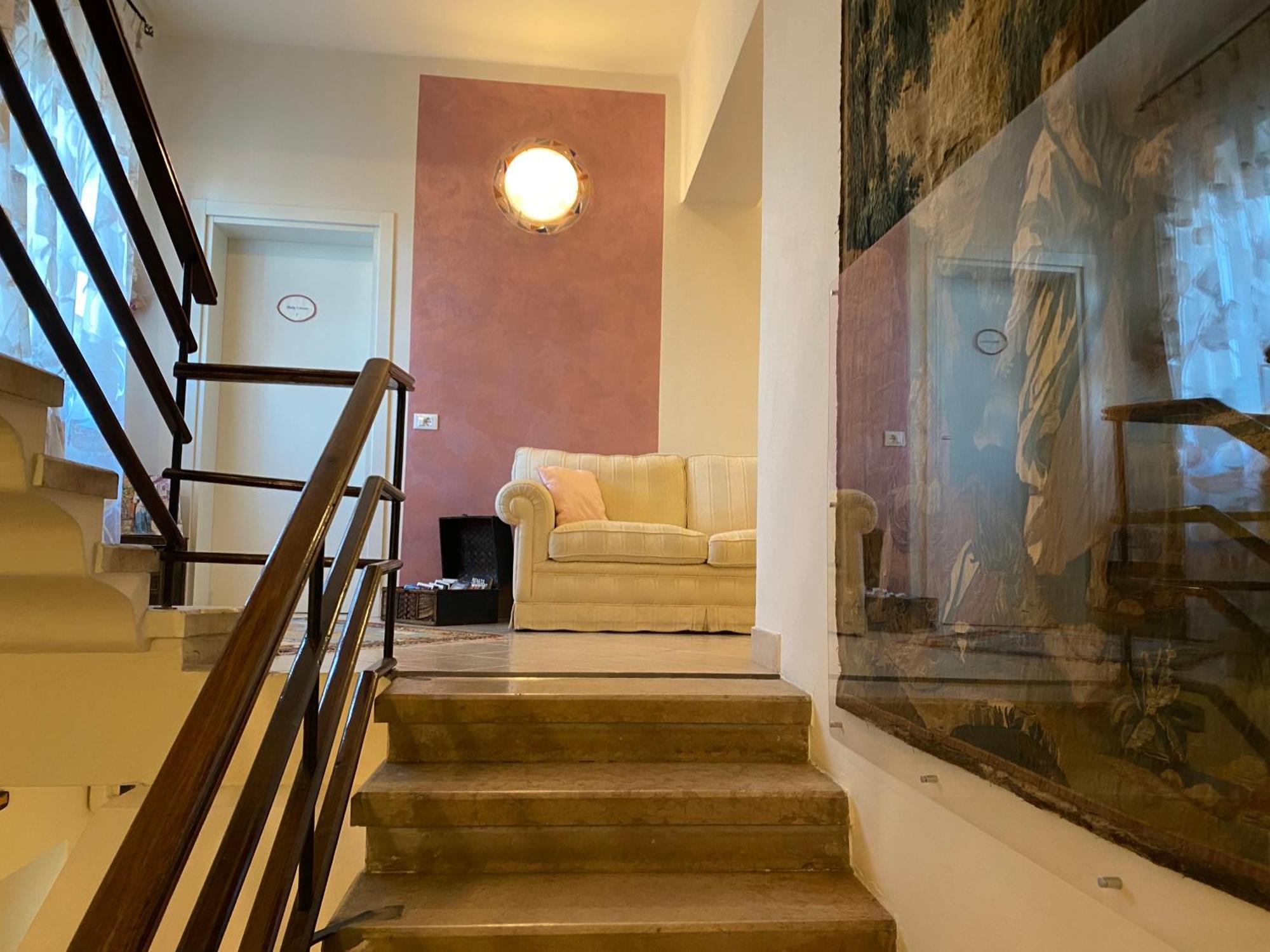 Betty'S House Bed and Breakfast Lazise Exteriör bild