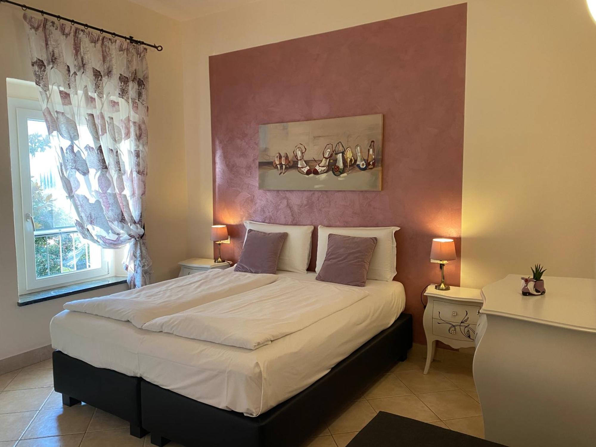 Betty'S House Bed and Breakfast Lazise Exteriör bild